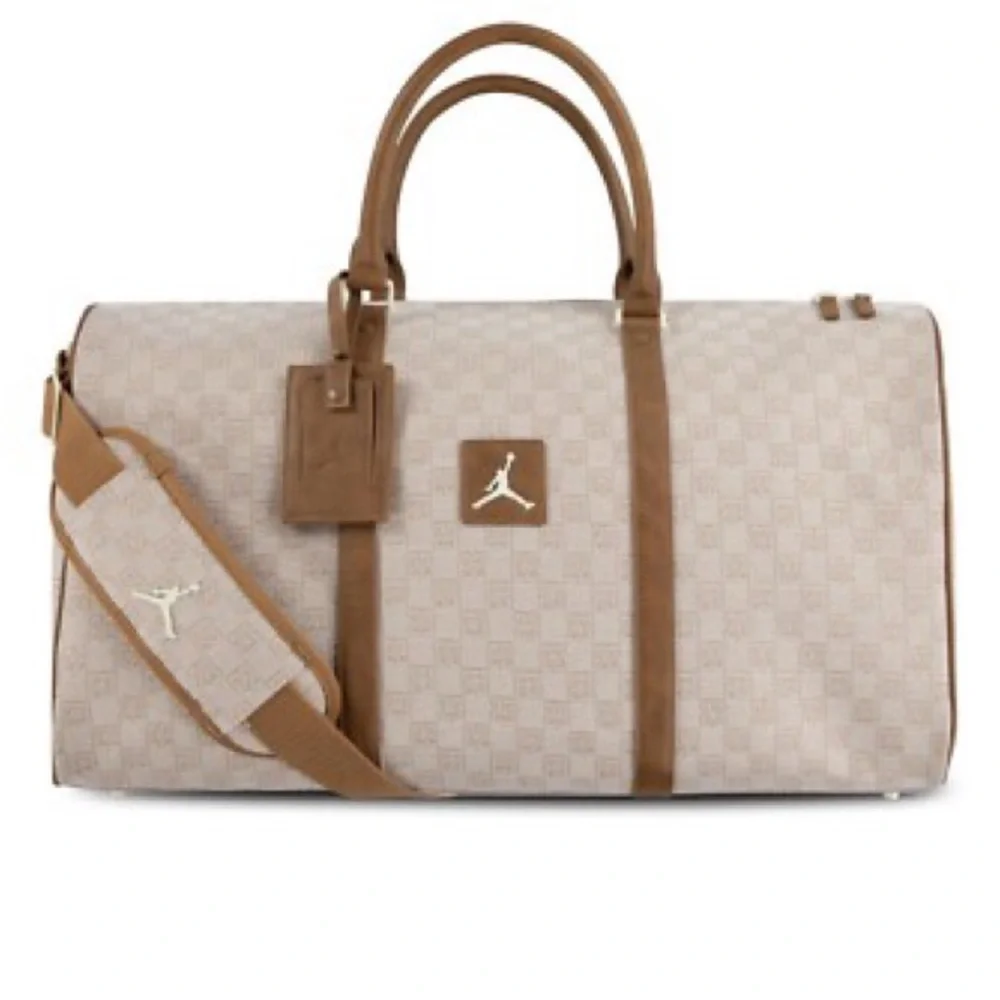 NWT Jordan Monogram #23 Duffle Bag Elegant Tan & Cream Travel Unisex, 20L
